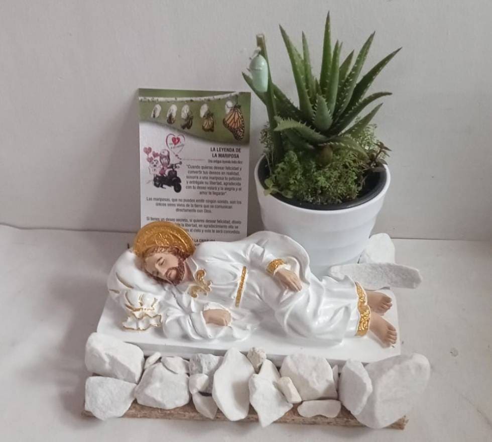 Detalle para condolencias: Crisálida, San José dormido